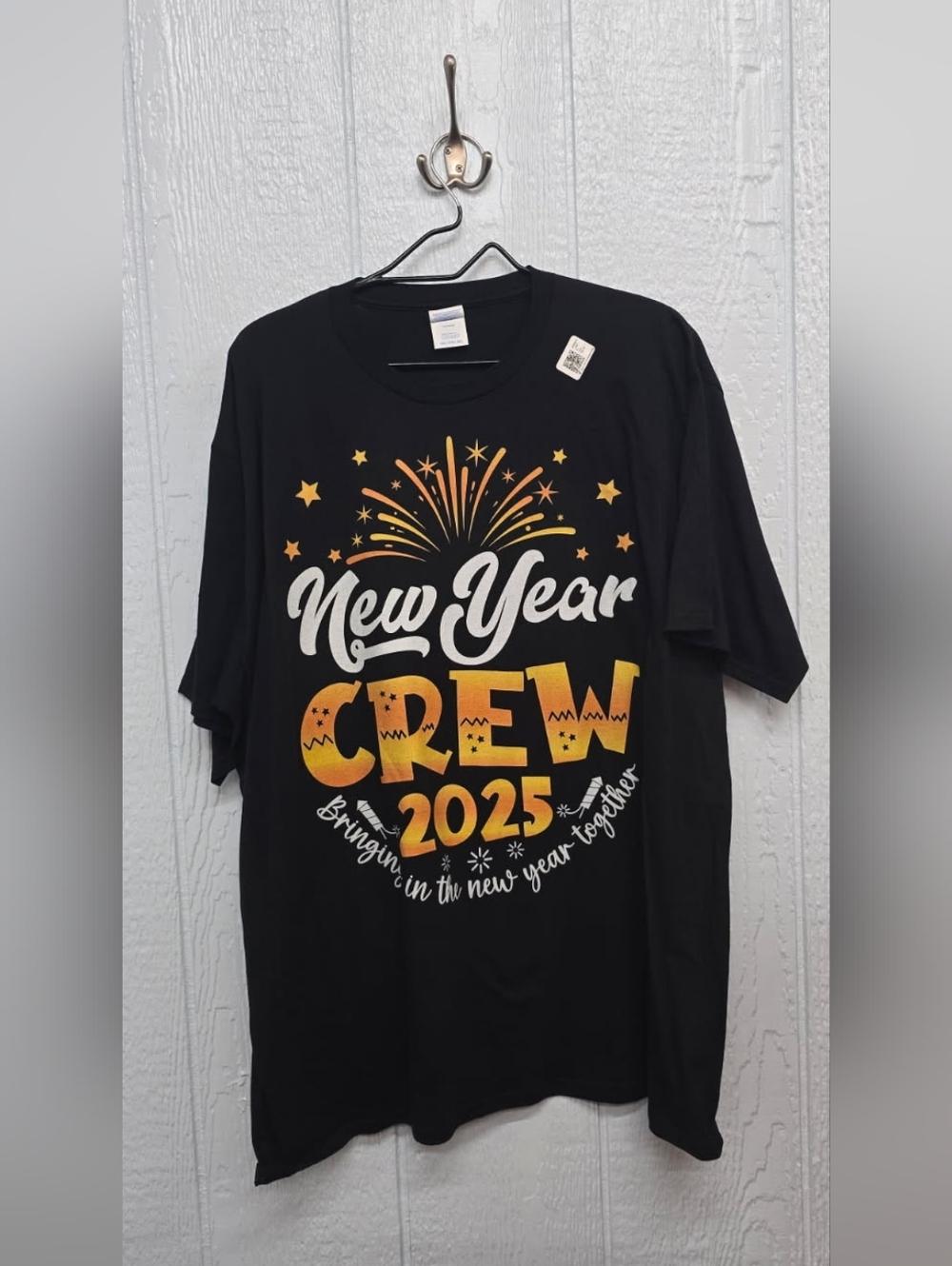 New 2X New Year Crew 2025 Graphic Tee - Black with Gold & White